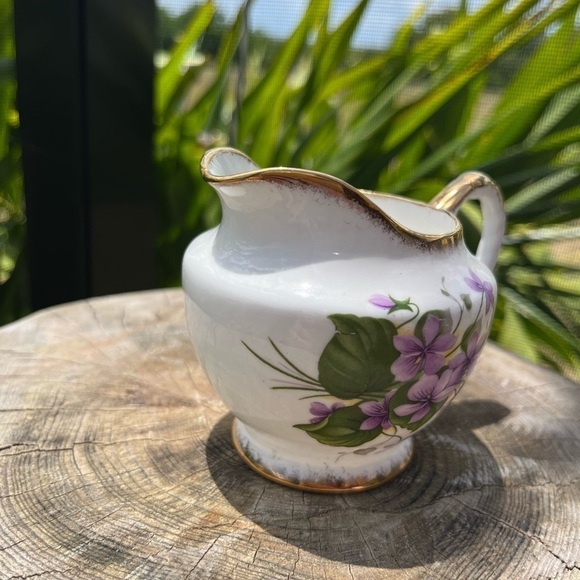 Royal Standard bone Purple Flower China Creamer - Picture 3 of 8